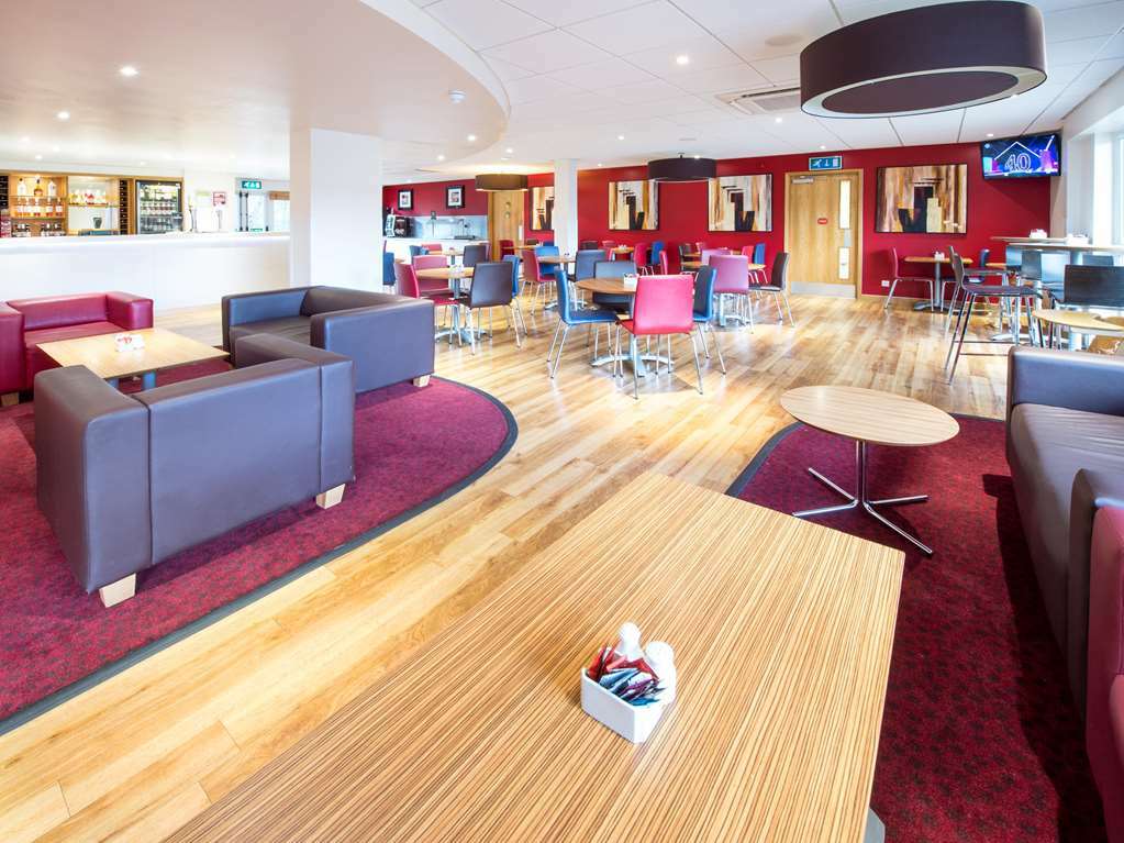 Travelodge Ashford Ресторан фото